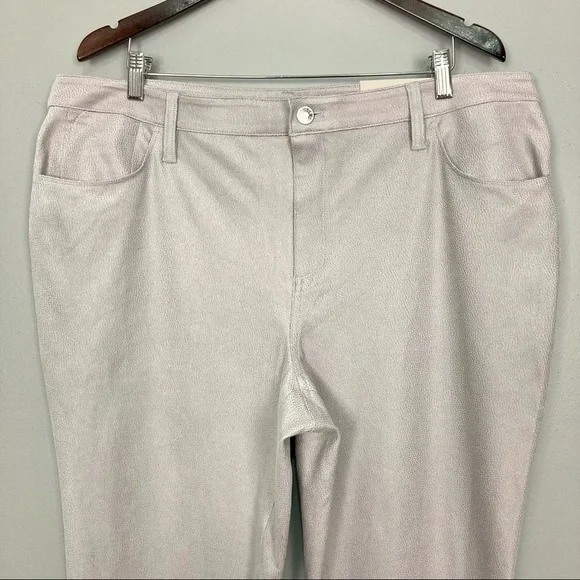 Chico's Light Gray Skinny Pants - Picture 3 of 10